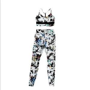 Nike Women's Floral Leggings - Black and White